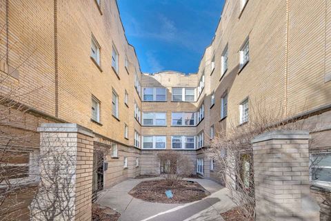 Tiny photo for 4752 N Albany Avenue #3, Chicago, IL 60625 (MLS # 12474884)