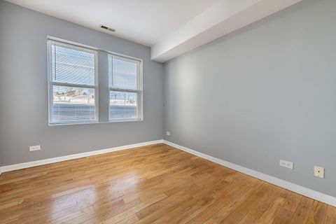 Tiny photo for 4752 N Albany Avenue #3, Chicago, IL 60625 (MLS # 12474884)