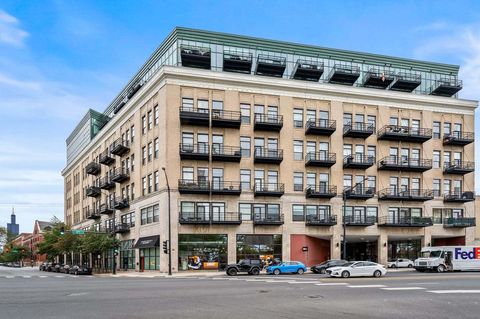 1645 W Ogden Avenue 309 Chicago IL 60612