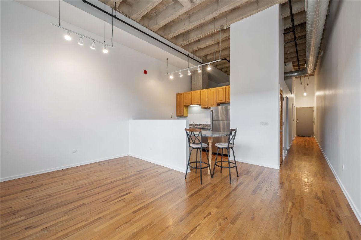 1645 W Ogden Avenue 309