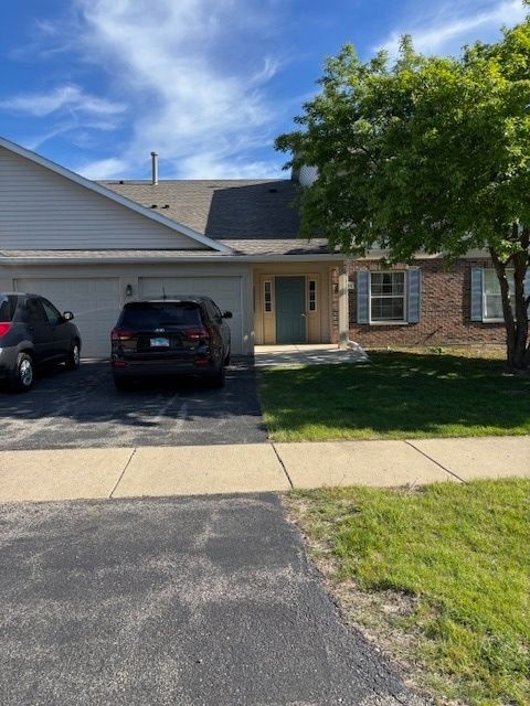 1286 N Red Oak Circle 4 Round Lake Beach IL 60073