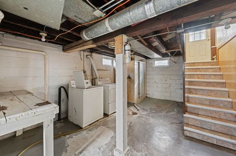 Tiny photo for 1662 W 37th Street, Davenport, IA 52806 (MLS # 12617706)