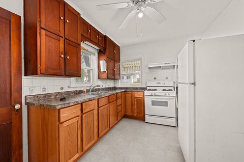 Tiny photo for 1662 W 37th Street, Davenport, IA 52806 (MLS # 12617706)