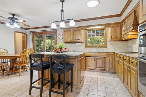 Tiny photo for 4 Graystone Court, Bloomington, IL 61704 (MLS # 12502878)