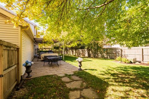 Tiny photo for 4 Graystone Court, Bloomington, IL 61704 (MLS # 12502878)