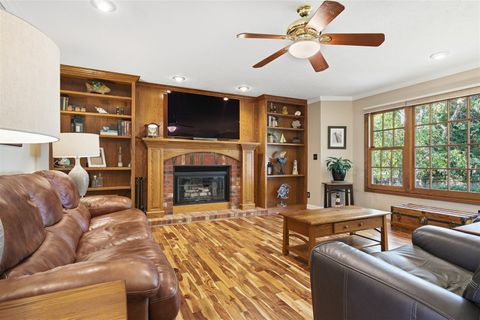 Tiny photo for 4 Graystone Court, Bloomington, IL 61704 (MLS # 12502878)