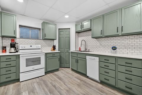 Tiny photo for 802 Heintz Drive, Shorewood, IL 60404 (MLS # 12606747)