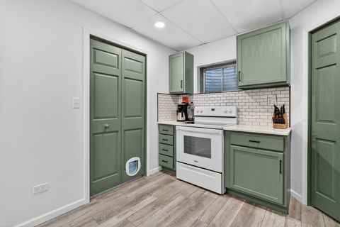 Tiny photo for 802 Heintz Drive, Shorewood, IL 60404 (MLS # 12606747)