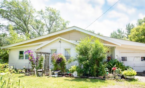 Single Family Residence in Beach Park IL 12151 Blossom Avenue.jpg