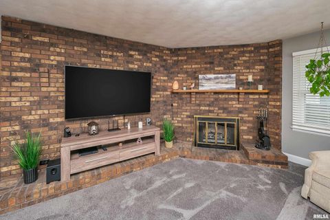 Tiny photo for 210 W 19TH Avenue, Coal Valley, IL 61240 (MLS # QC4269616)