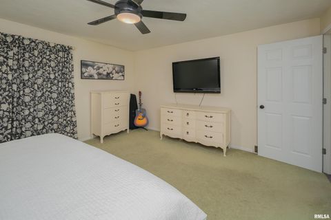 Tiny photo for 210 W 19TH Avenue, Coal Valley, IL 61240 (MLS # QC4269616)