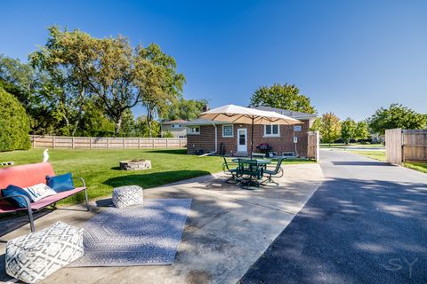 Tiny photo for 1615 W Johanna Terrace, Arlington Heights, IL 60005 (MLS # 12484963)
