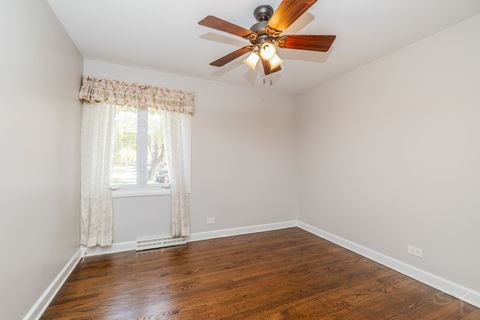 Tiny photo for 1615 W Johanna Terrace, Arlington Heights, IL 60005 (MLS # 12484963)