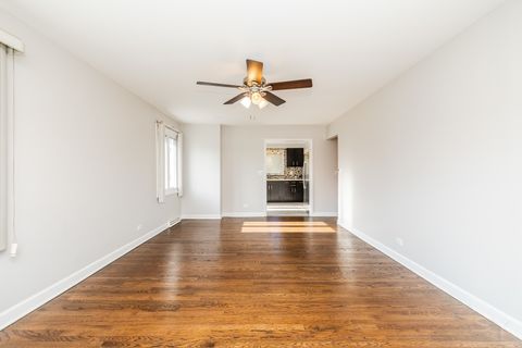 Tiny photo for 1615 W Johanna Terrace, Arlington Heights, IL 60005 (MLS # 12484963)