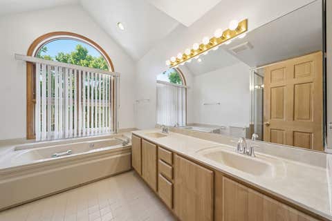 Tiny photo for 4262 W Thorndale Avenue, Chicago, IL 60646 (MLS # 12722192)