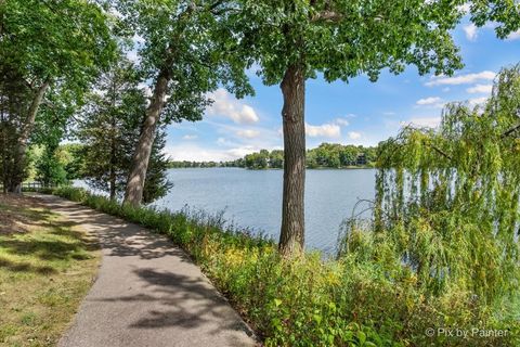 Tiny photo for 209 Shoreline Road #B, Lake Barrington, IL 60010 (MLS # 12464474)