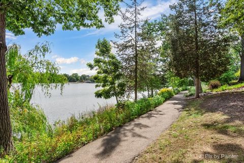 Tiny photo for 209 Shoreline Road #B, Lake Barrington, IL 60010 (MLS # 12464474)