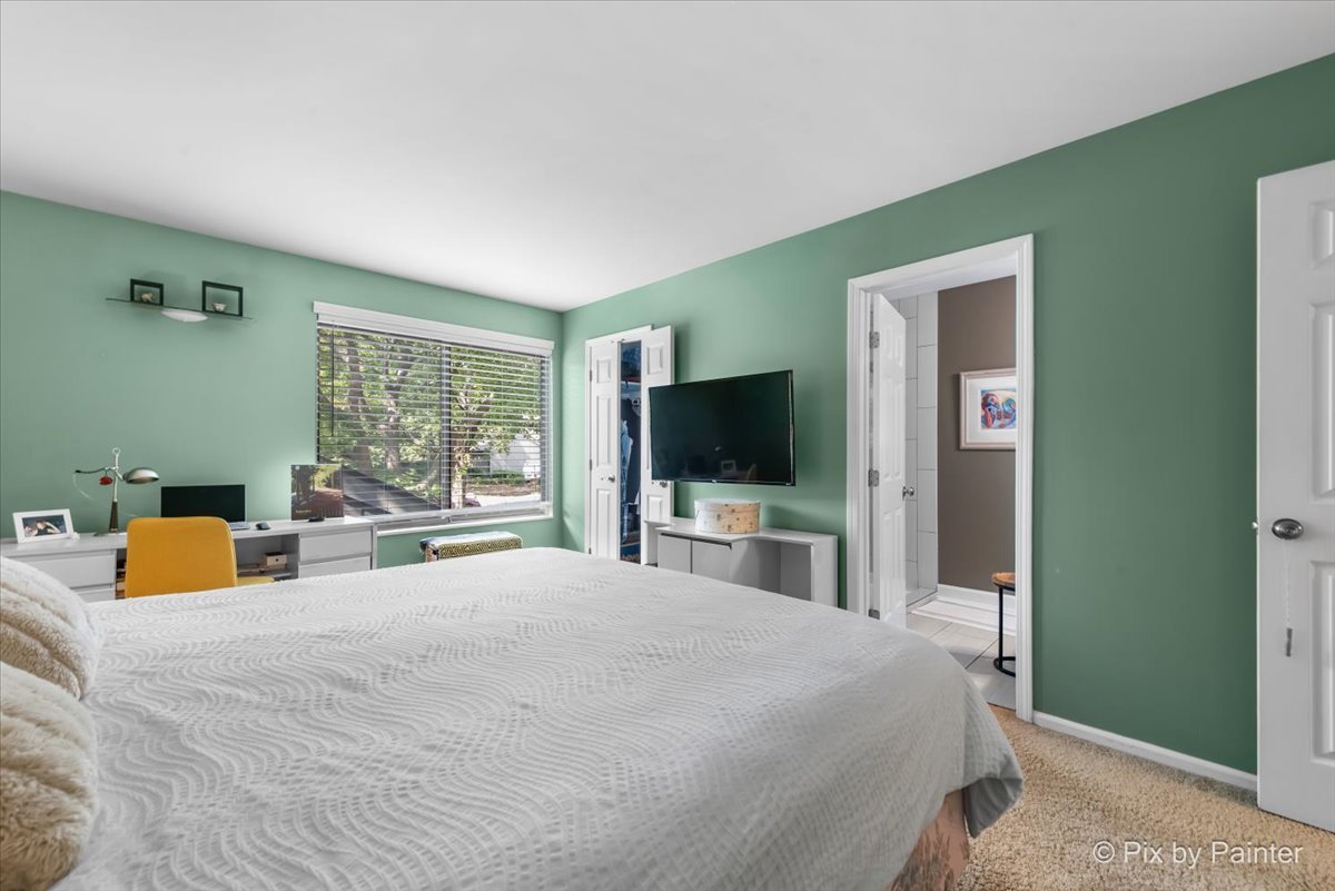 Lake Barrington, Illinois 60010, United States, 2 Bedrooms Bedrooms, ,2 BathroomsBathrooms,Residential,Active,209064