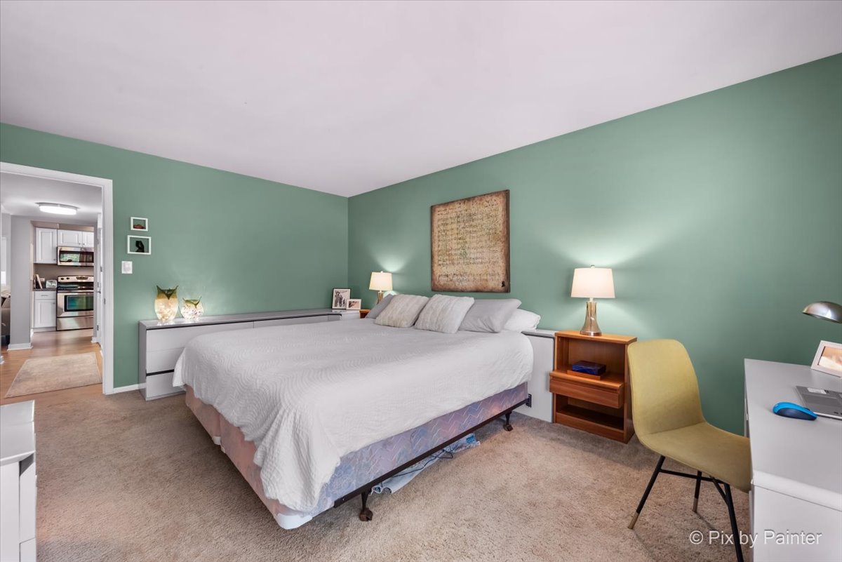 Lake Barrington, Illinois 60010, United States, 2 Bedrooms Bedrooms, ,2 BathroomsBathrooms,Residential,Active,209064