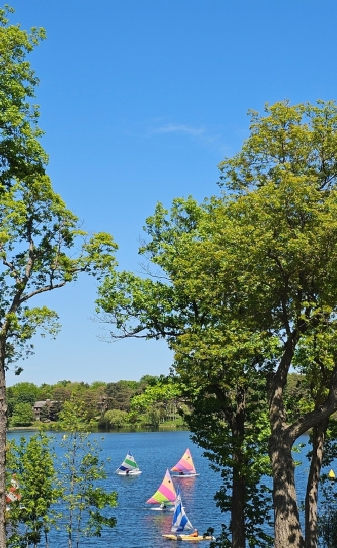 Lake Barrington, Illinois 60010, United States, 2 Bedrooms Bedrooms, ,2 BathroomsBathrooms,Residential,Active,209064