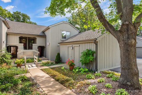 Tiny photo for 209 Shoreline Road #B, Lake Barrington, IL 60010 (MLS # 12464474)