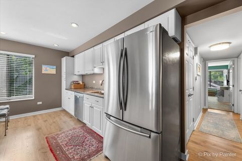 Tiny photo for 209 Shoreline Road #B, Lake Barrington, IL 60010 (MLS # 12464474)