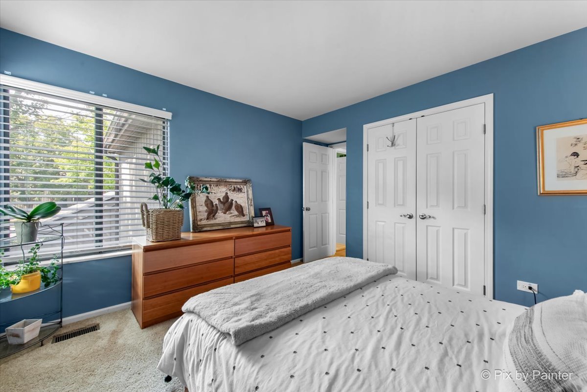 Lake Barrington, Illinois 60010, United States, 2 Bedrooms Bedrooms, ,2 BathroomsBathrooms,Residential,Active,209064