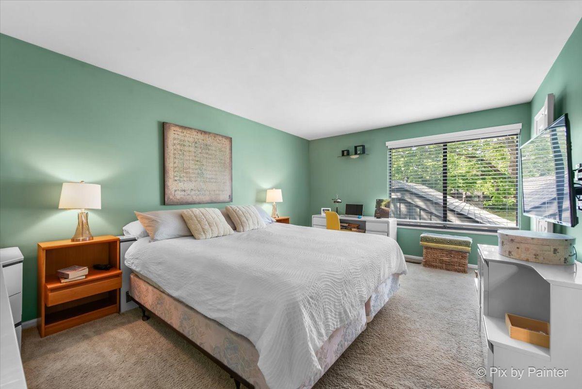 Lake Barrington, Illinois 60010, United States, 2 Bedrooms Bedrooms, ,2 BathroomsBathrooms,Residential,Active,209064