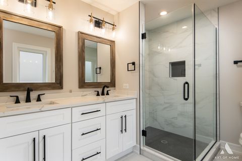 Tiny photo for 7942 W 74 Street, Bridgeview, IL 60455 (MLS # 12481515)