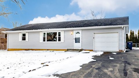 1509 PINE Street McHenry IL 60050