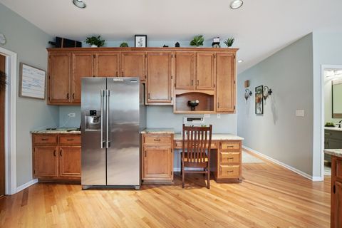 Tiny photo for 5235 141st Street, Crestwood, IL 60418 (MLS # 12602583)