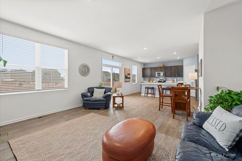 Tiny photo for 1522 Hollow Tree Lane, Pingree Grove, IL 60140 (MLS # 12625962)