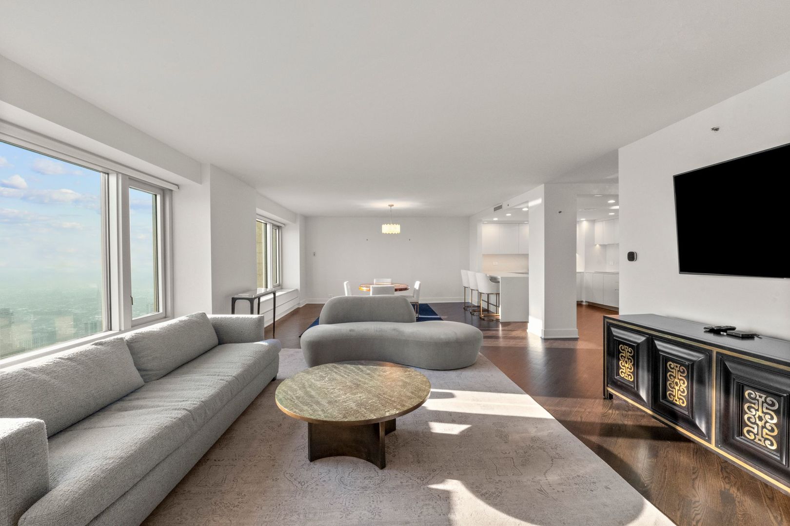 132 E DELAWARE Place 5303
