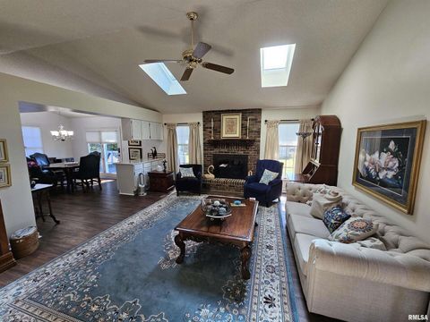 Tiny photo for 3517 VICTORIA Avenue, Mt Vernon, IL 62864 (MLS # EB460252)