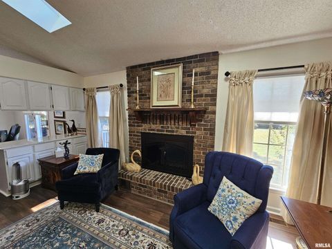 Tiny photo for 3517 VICTORIA Avenue, Mt Vernon, IL 62864 (MLS # EB460252)