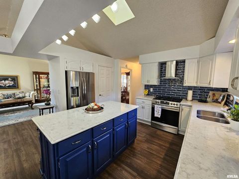 Tiny photo for 3517 VICTORIA Avenue, Mt Vernon, IL 62864 (MLS # EB460252)