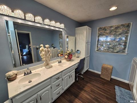 Tiny photo for 3517 VICTORIA Avenue, Mt Vernon, IL 62864 (MLS # EB460252)