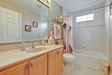 Tiny photo for 10 Eagle Ridge Drive, Hawthorn Woods, IL 60047 (MLS # 12689818)
