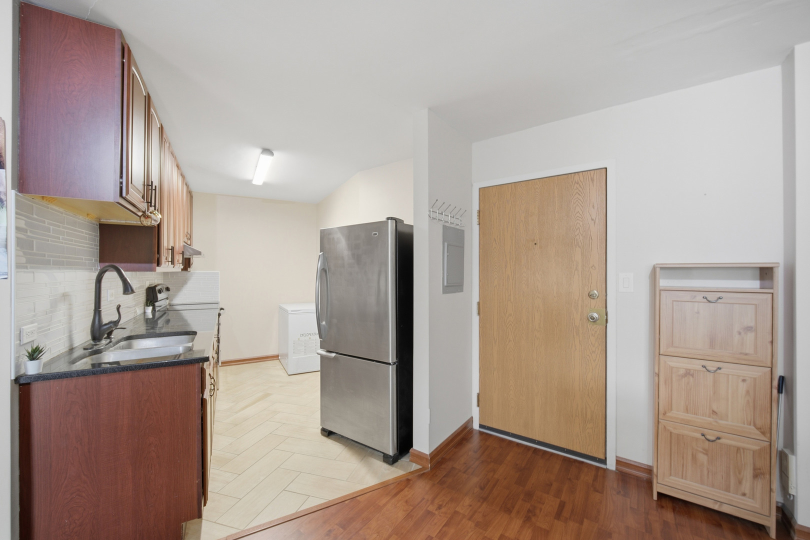 Rolling Meadows, Illinois 60008, United States, 1 Bedroom Bedrooms, ,1 BathroomBathrooms,Residential,Active,254796