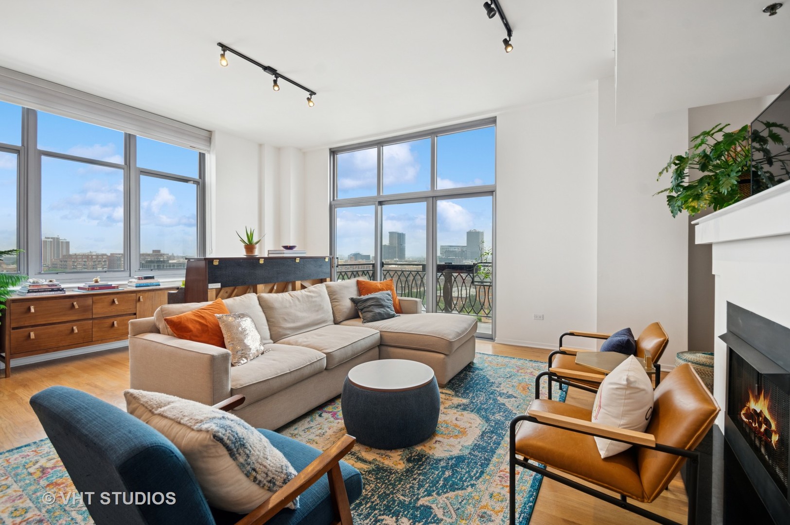 1201 W Adams Street 1001