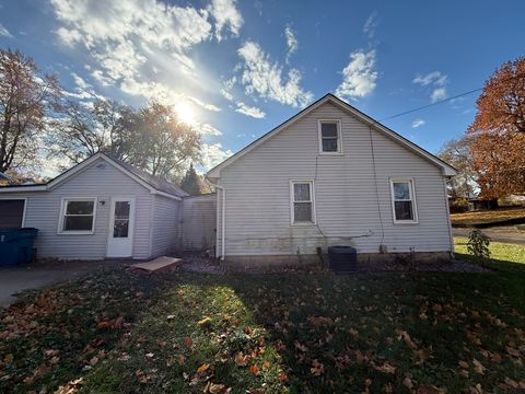 Tiny photo for 1104 Hemlock Avenue, Dixon, IL 61021 (MLS # 12518677)