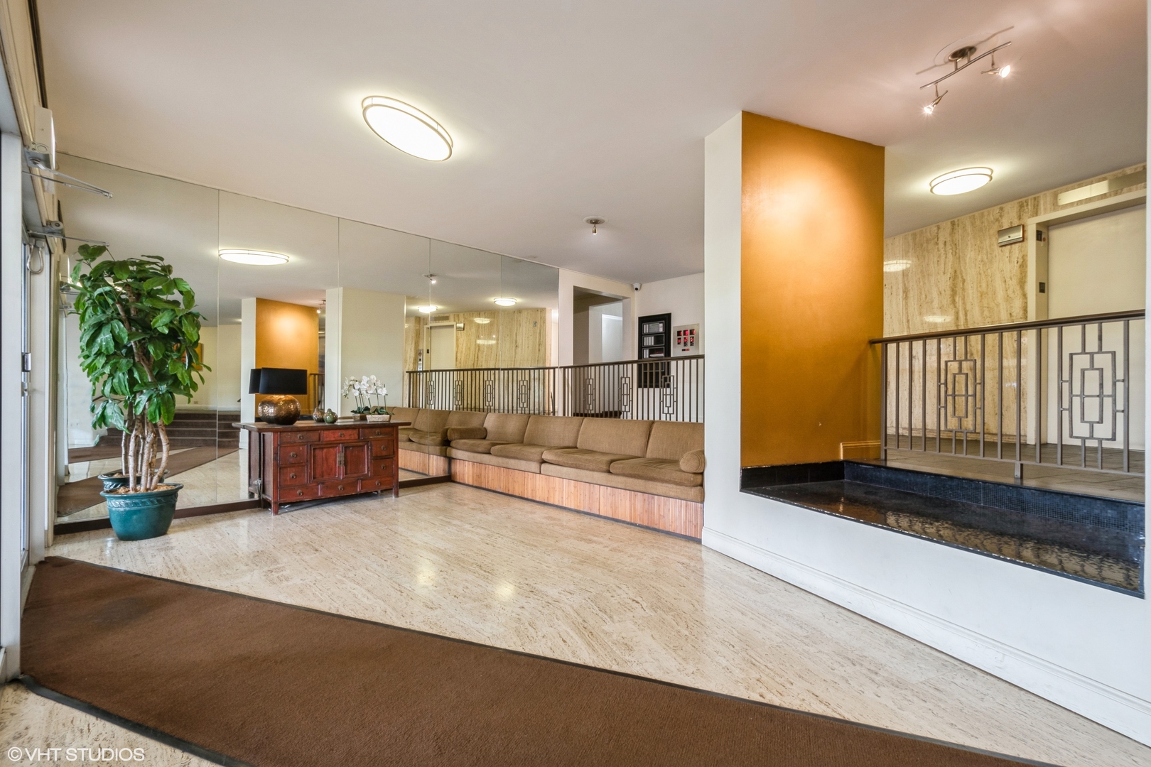 7033 N Kedzie Avenue 914
