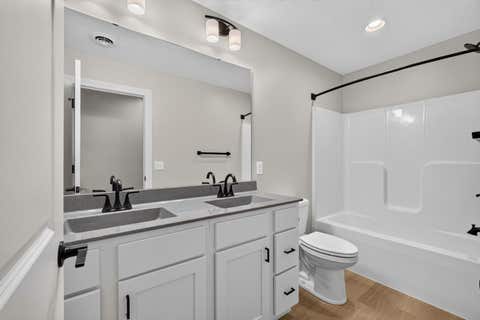 Tiny photo for 4069 Orchard Drive, Bettendorf, IA 52722 (MLS # 12672910)