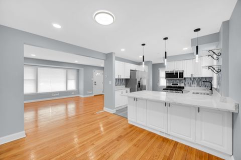 Tiny photo for 10029 S Green Street, Chicago, IL 60643 (MLS # 12582412)