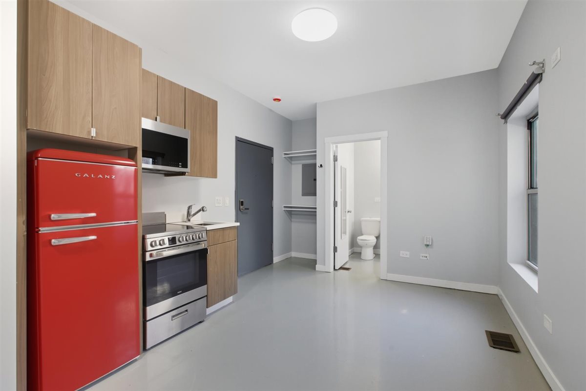 4700 N Racine Avenue 106