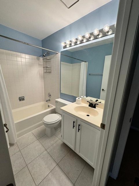 Tiny photo for 1619 WOODCREST Circle, Mundelein, IL 60060 (MLS # 12636974)