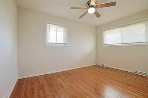 Tiny photo for 761 Marshall Drive, Des Plaines, IL 60016 (MLS # 12635201)