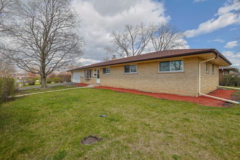 Tiny photo for 761 Marshall Drive, Des Plaines, IL 60016 (MLS # 12635201)