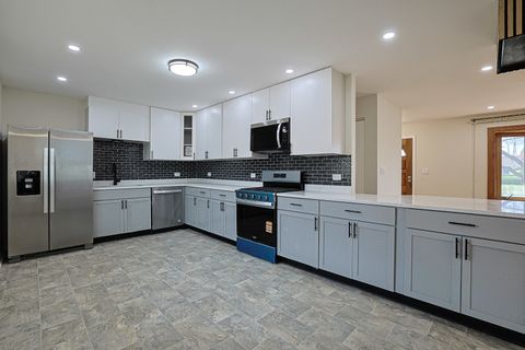 Tiny photo for 761 Marshall Drive, Des Plaines, IL 60016 (MLS # 12635201)