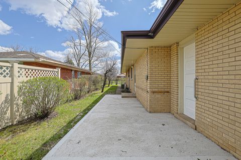 Tiny photo for 761 Marshall Drive, Des Plaines, IL 60016 (MLS # 12635201)